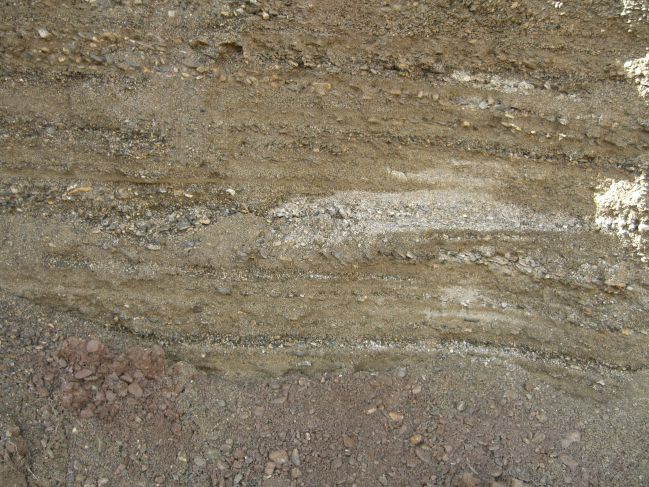  2006:09:03 22:10:46   Interbedded sand and gravel in Beach Ridge Deposits - East Side of Lake c.jpg